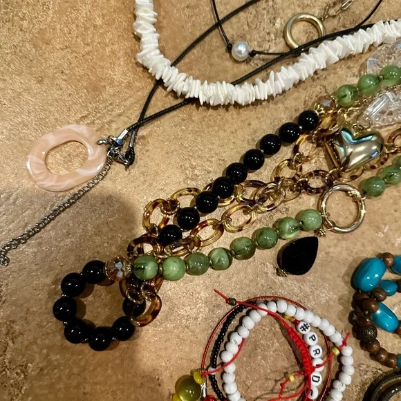 Jewelry Lot - Picture 6 of 6